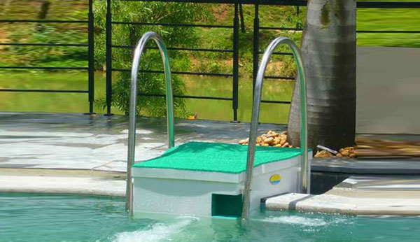 泳池一体化过滤设备是液体过滤器中常见的一种
